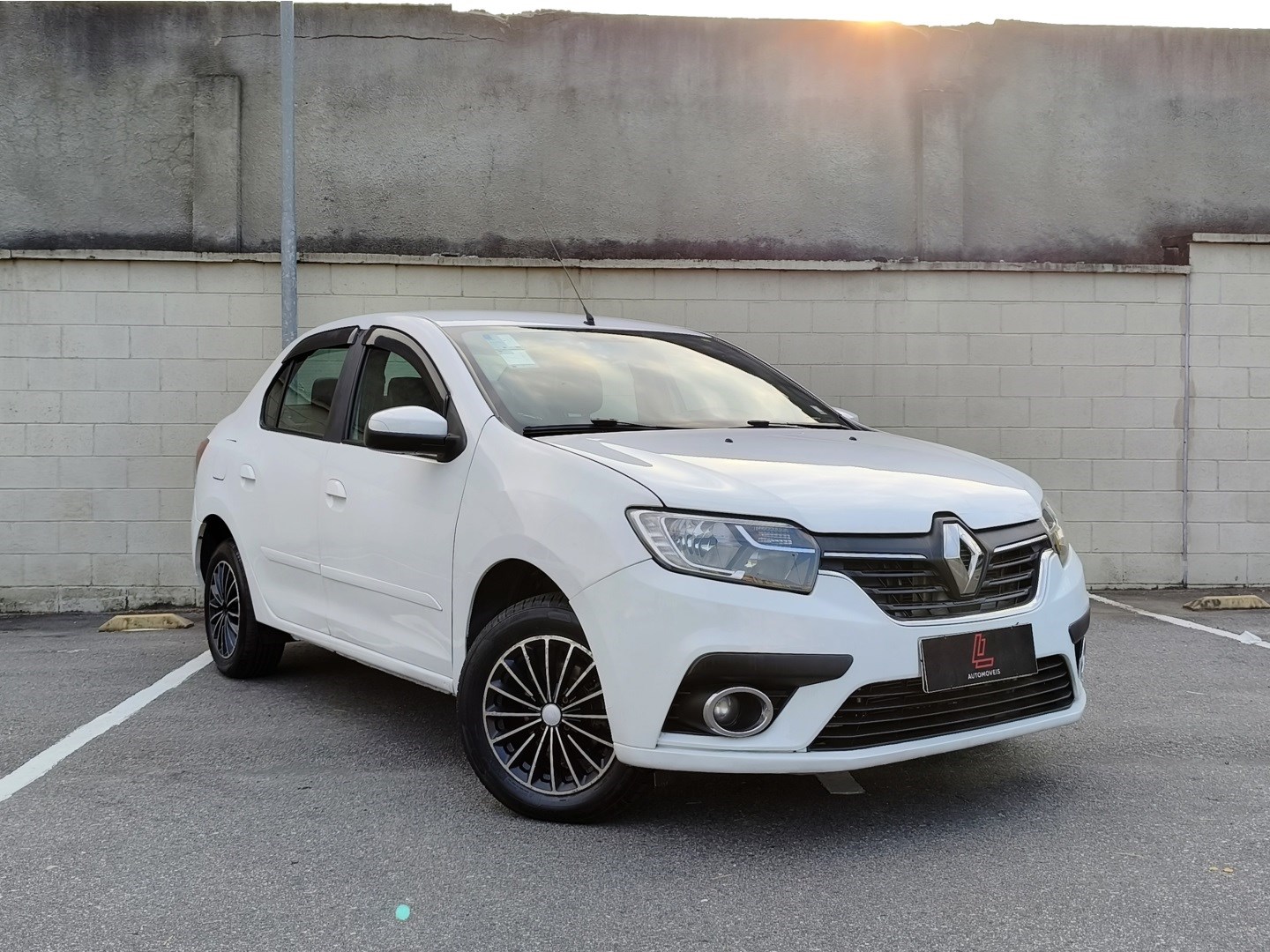 RENAULT LOGAN