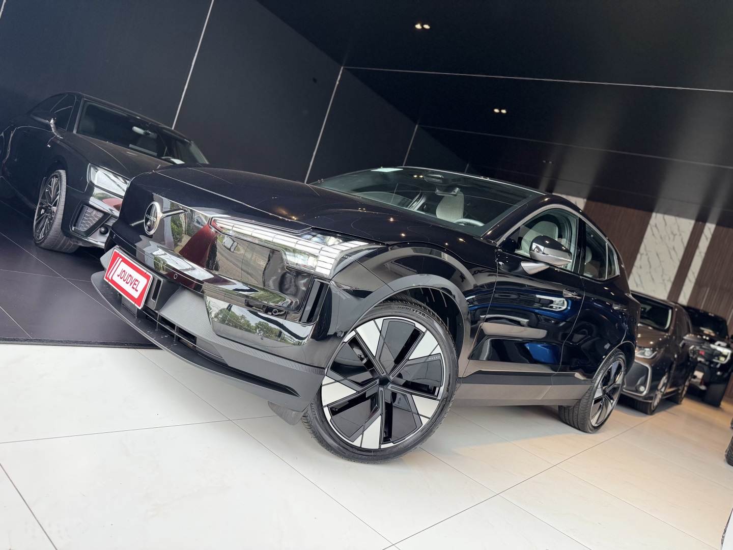 VOLVO EX30