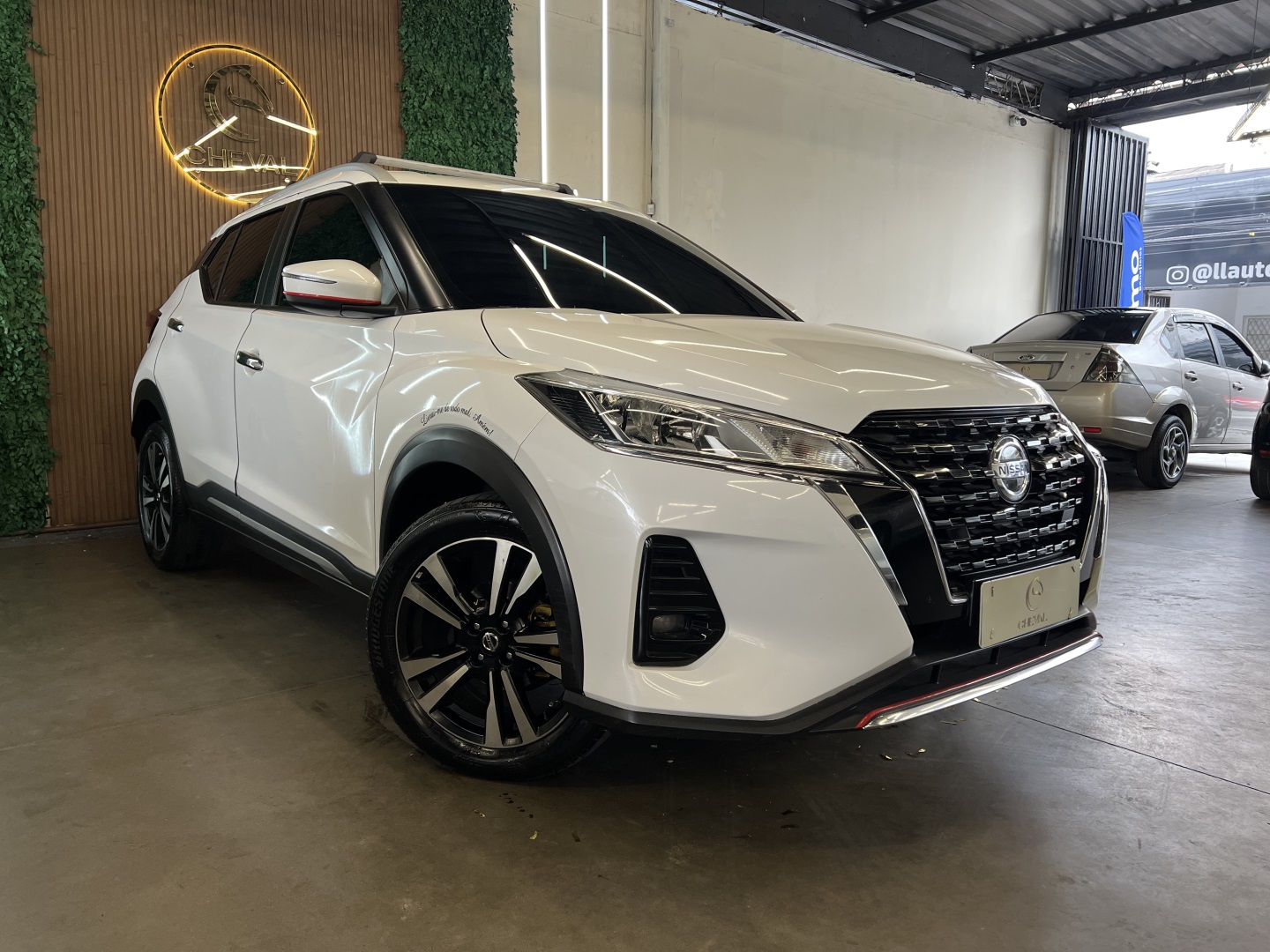 NISSAN KICKS