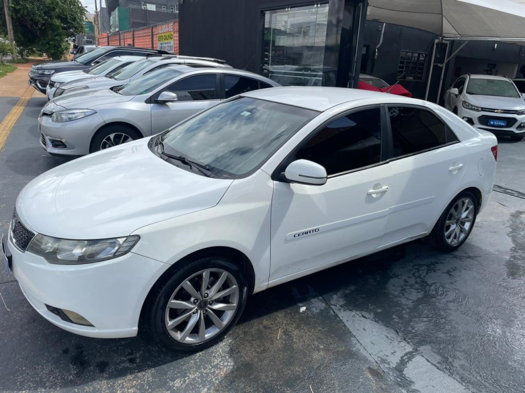 KIA CERATO