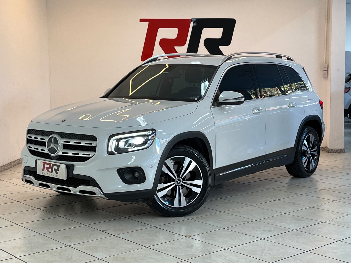 MERCEDES-BENZ GLB 200