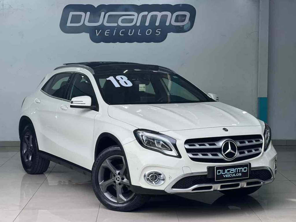 MERCEDES-BENZ GLA 200