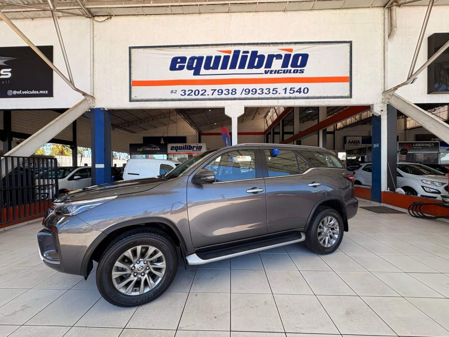 TOYOTA HILUX SW4 2.8 D-4D TURBO DIESEL SRX 7L 4X4 AUTOMÁTICO