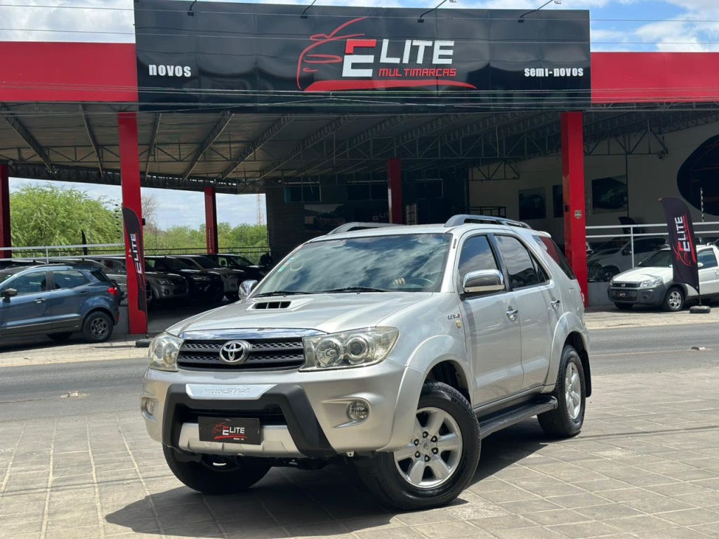 TOYOTA HILUX SW4