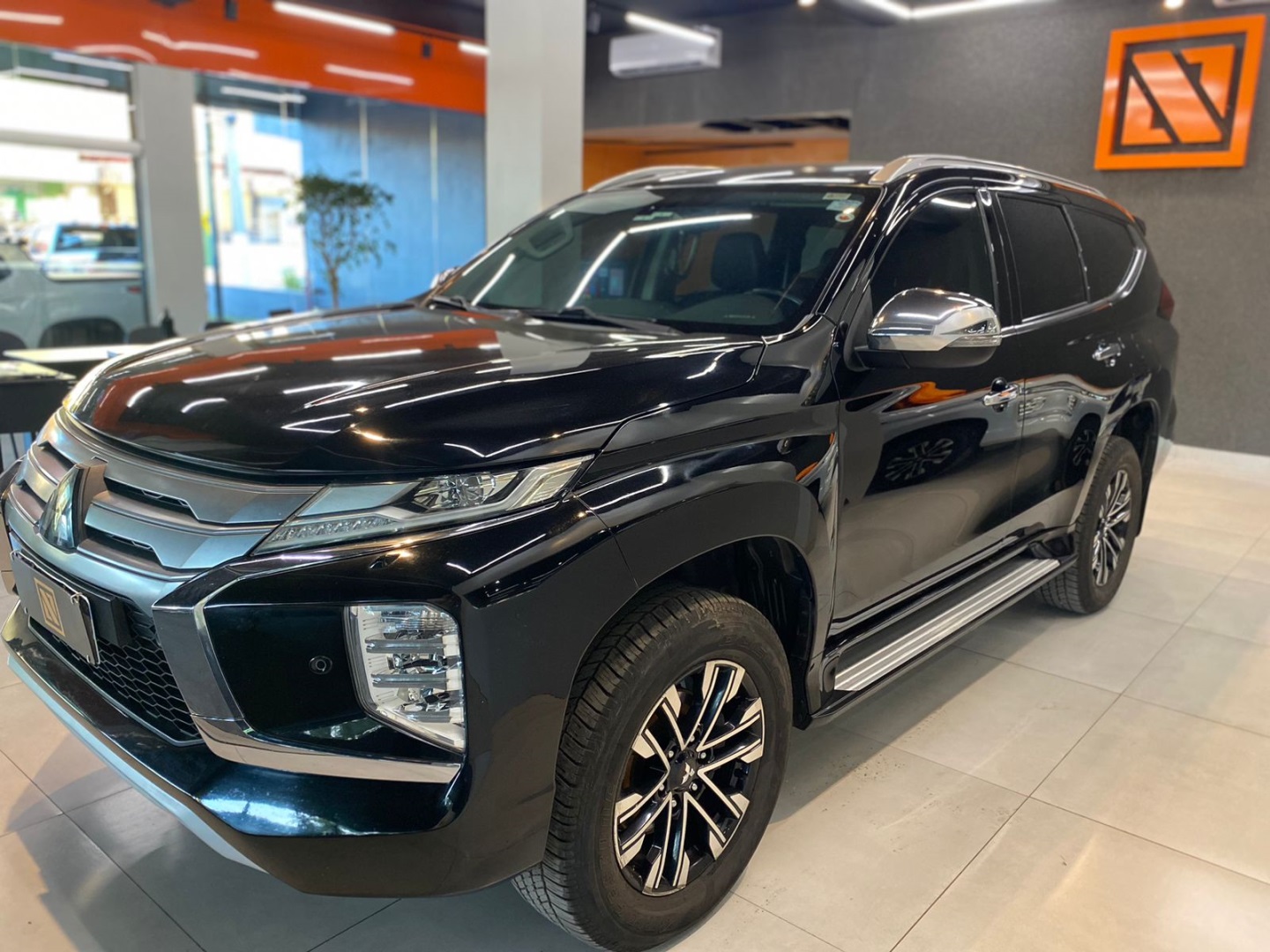 MITSUBISHI PAJERO SPORT