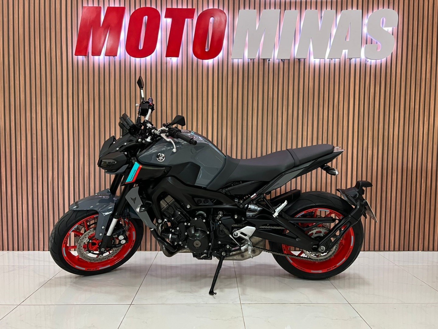 YAMAHA MT-09