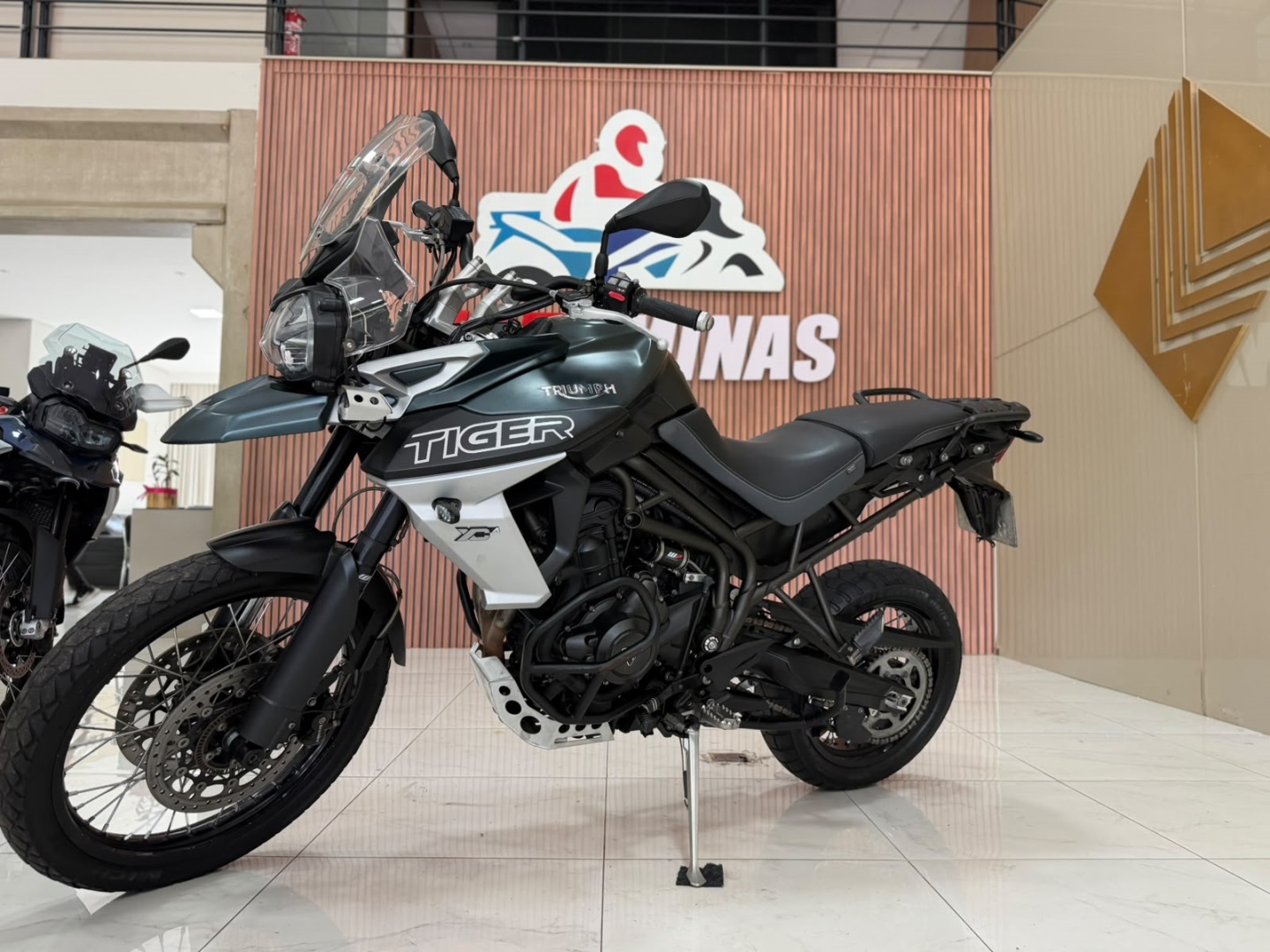 TRIUMPH TIGER 800 XCA