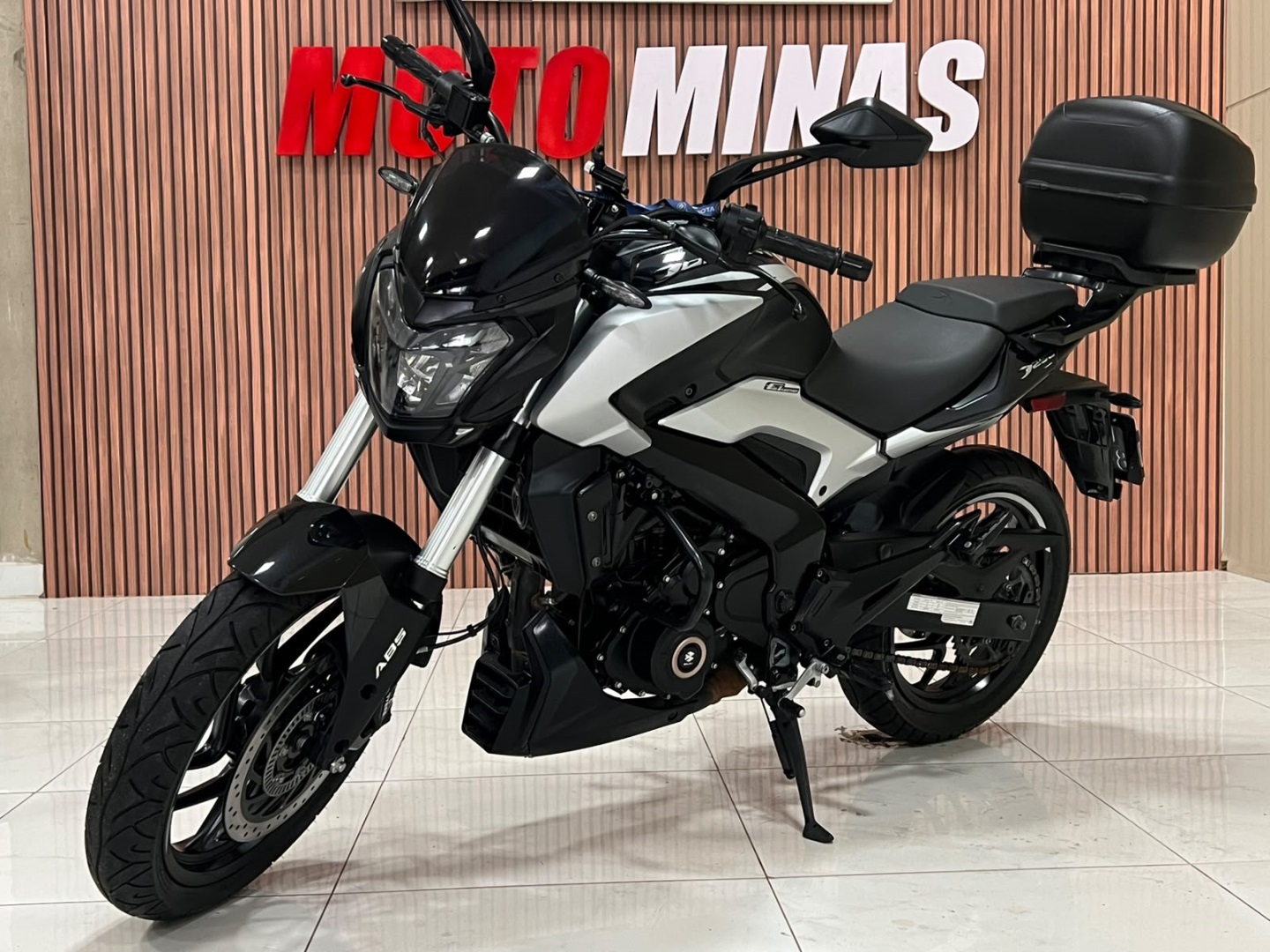 BAJAJ DOMINAR 250