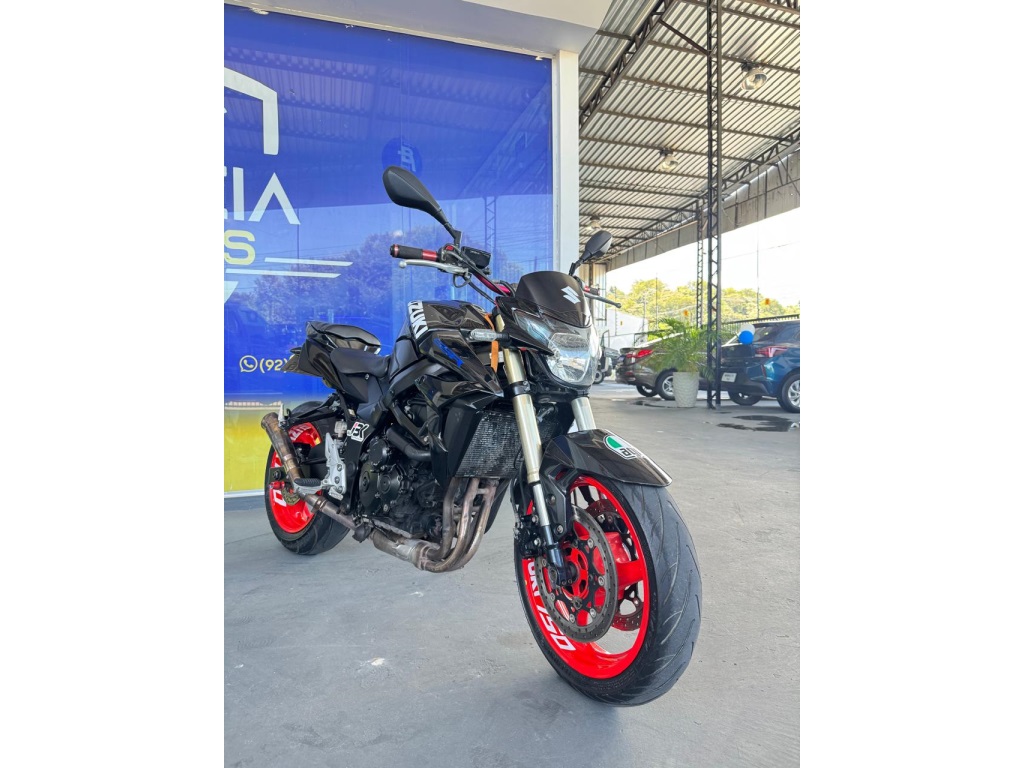 SUZUKI GSR 750