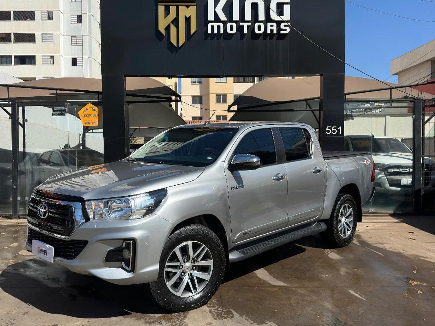 TOYOTA HILUX