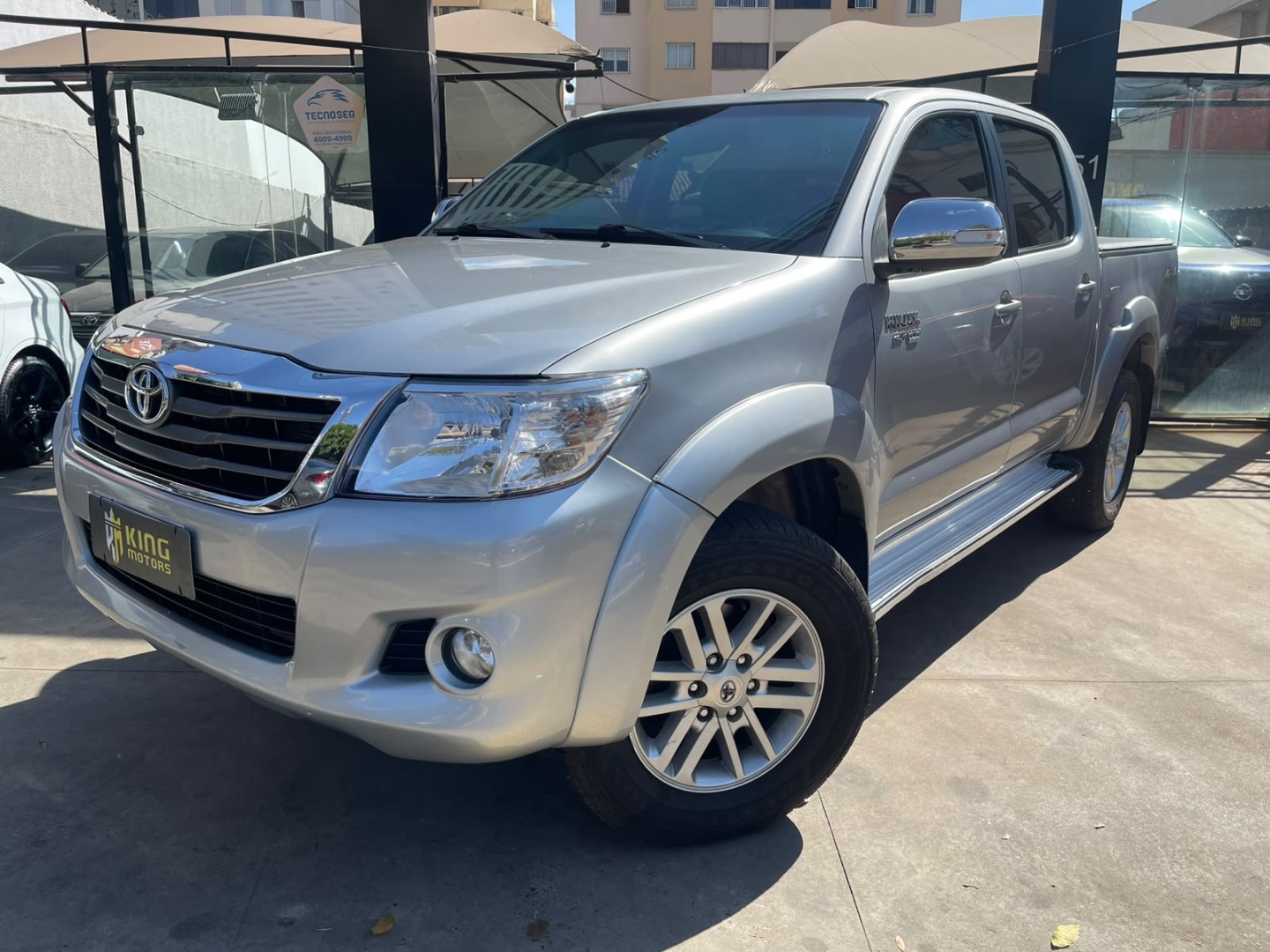 TOYOTA HILUX
