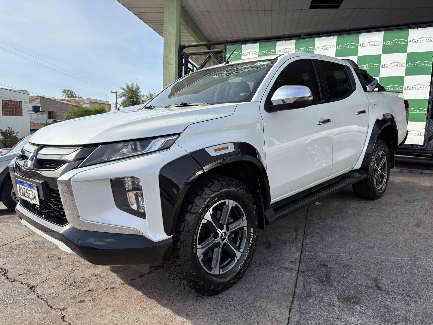 MITSUBISHI L200 TRITON