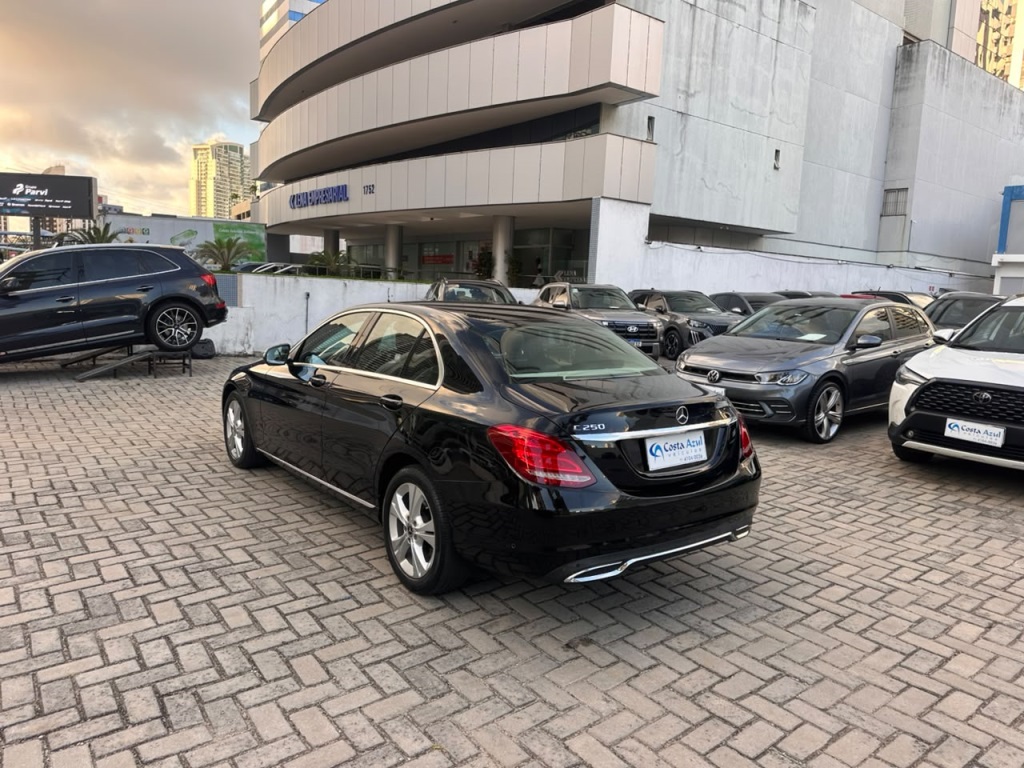 Mercedes-Benz Classe C 250 2.0 Cgi Gasolina Avantgarde 9g Tronic - foto 3