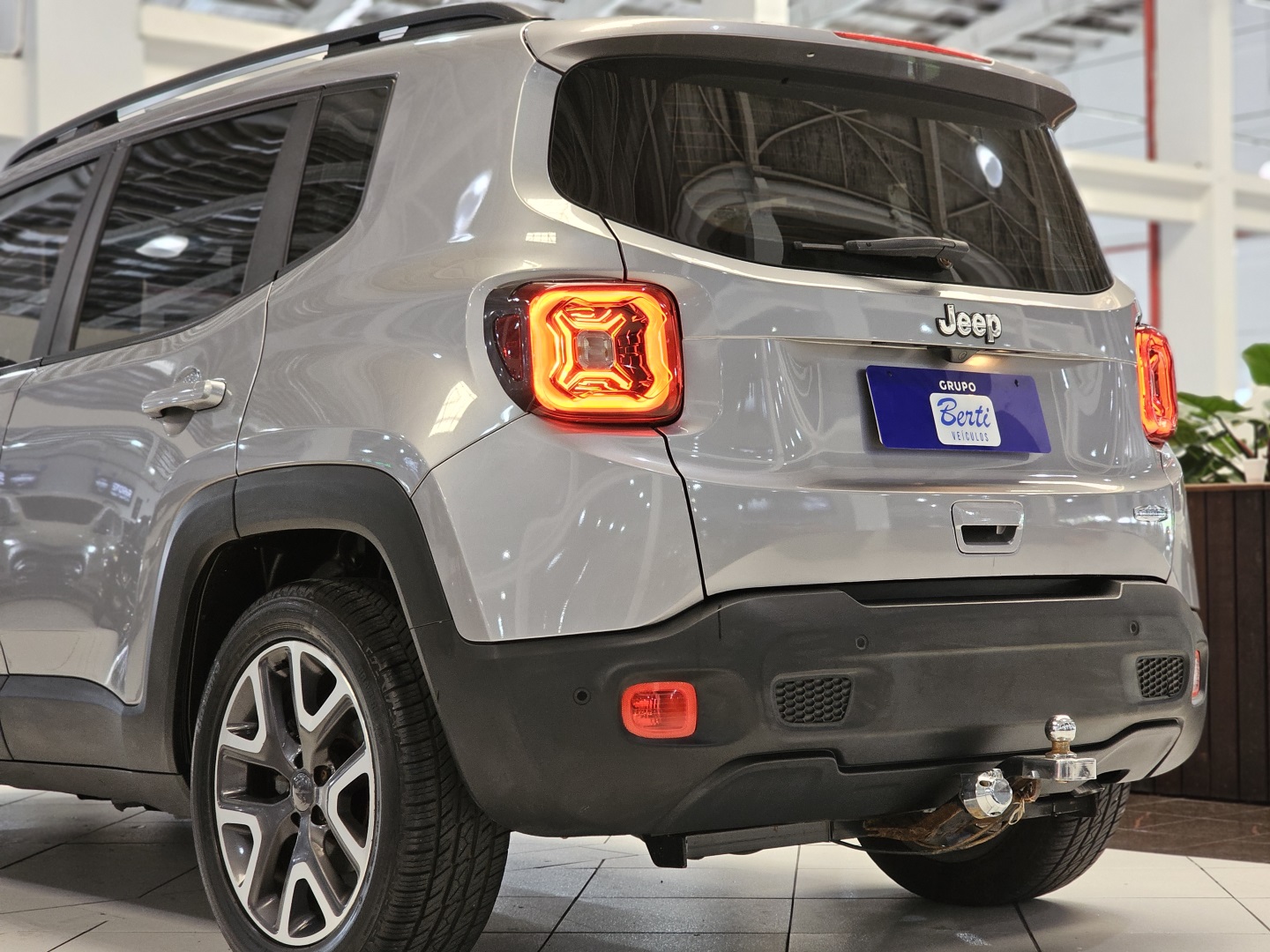 Jeep Renegade Longitude 1.8 4X2 Flex 16V Aut. - foto 11