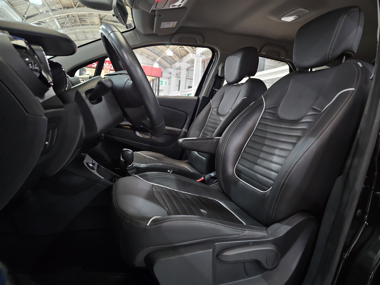 Renault Captur 1.6 16V Sce Flex Intense X Tronic - foto 17