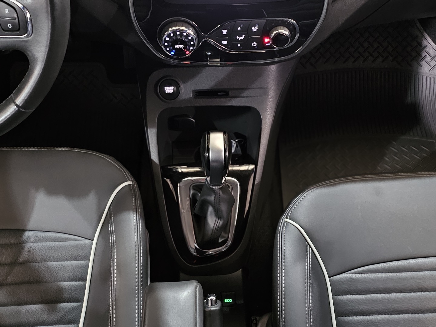 Renault Captur 1.6 16V Sce Flex Intense X Tronic - foto 16