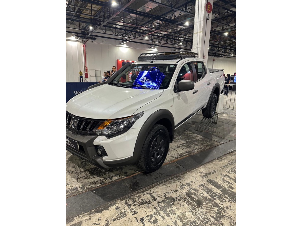 MITSUBISHI L200 TRITON