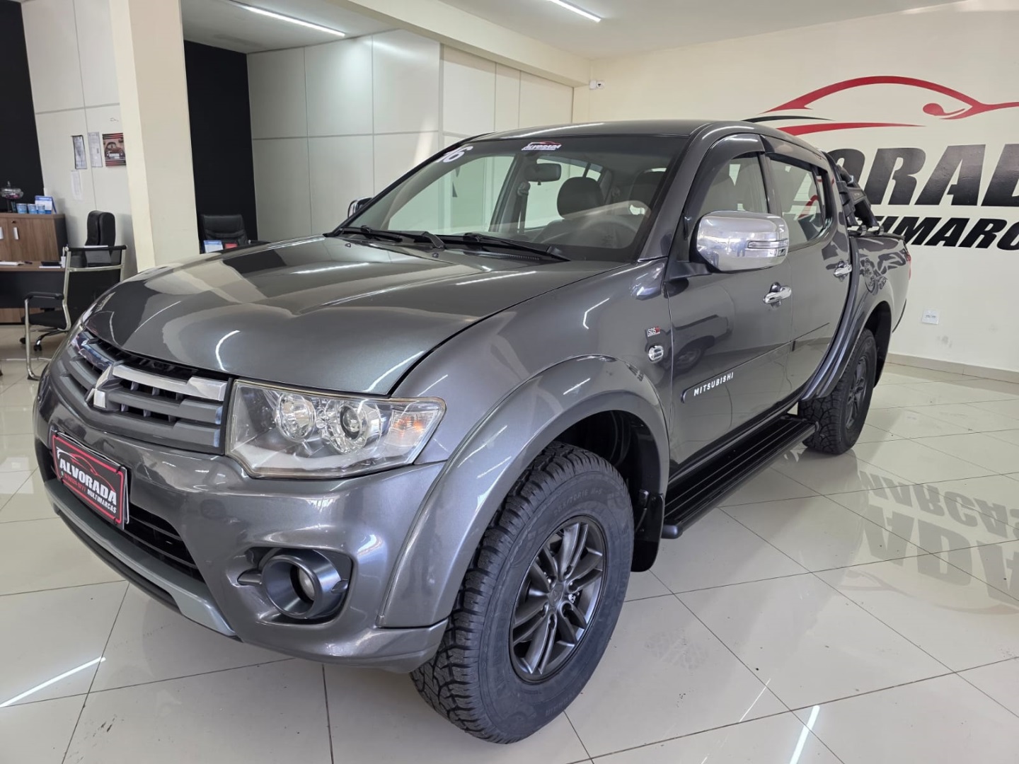 MITSUBISHI L200 TRITON