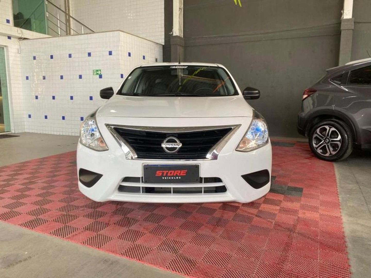 NISSAN VERSA
