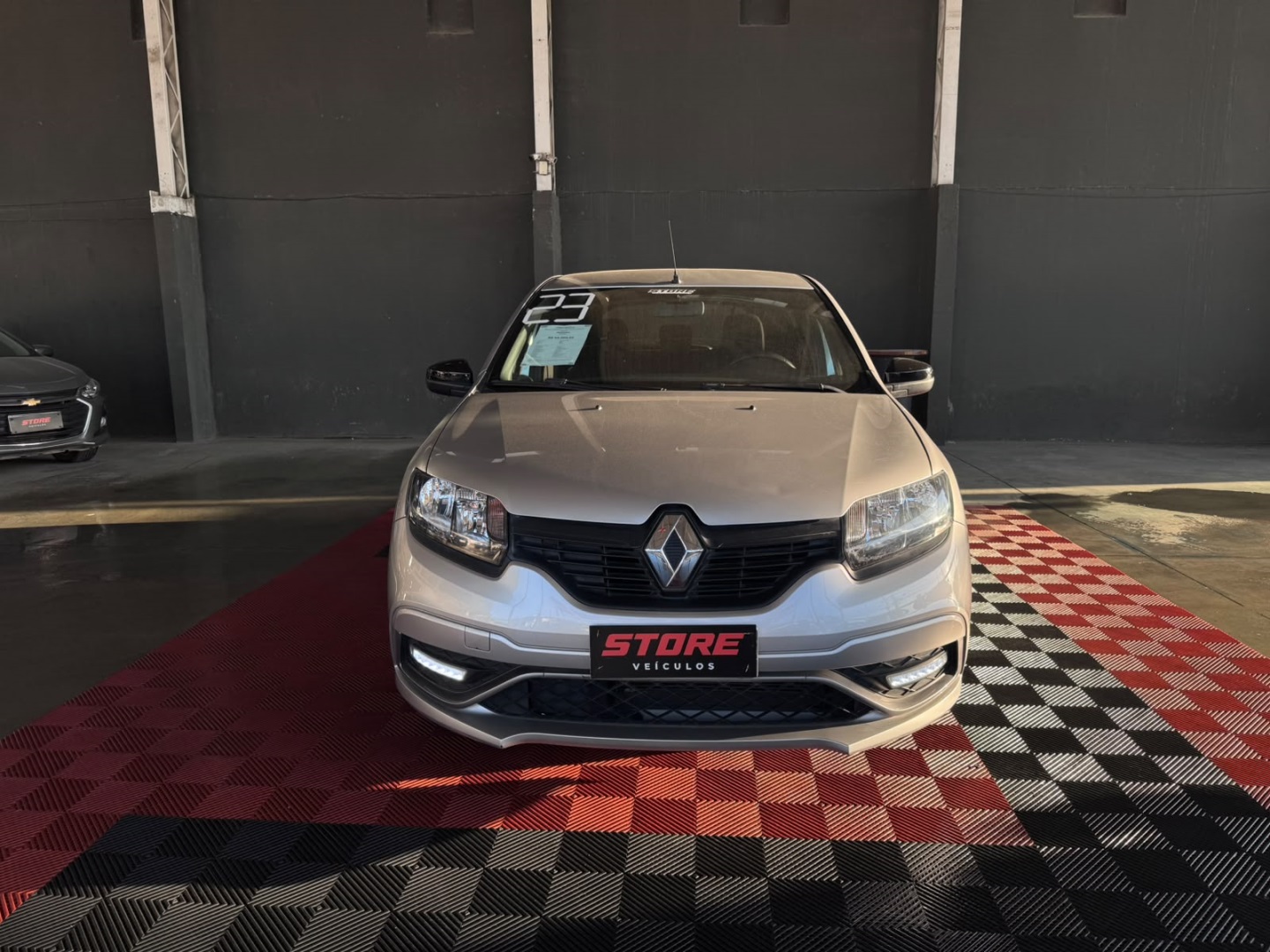 RENAULT SANDERO