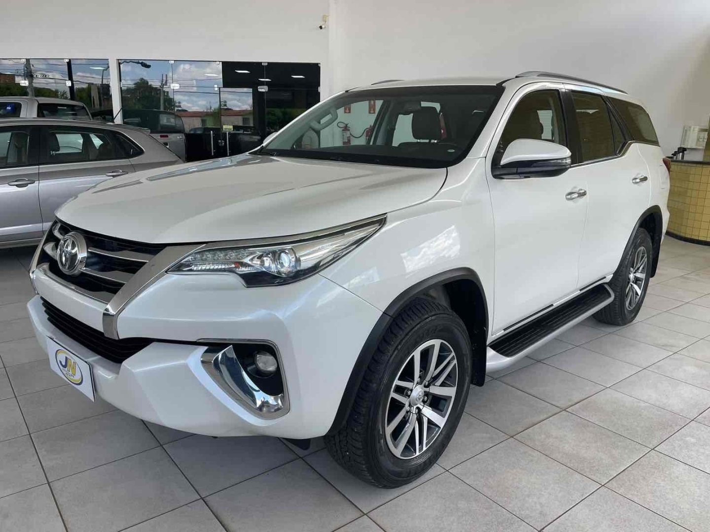 TOYOTA HILUX SW4