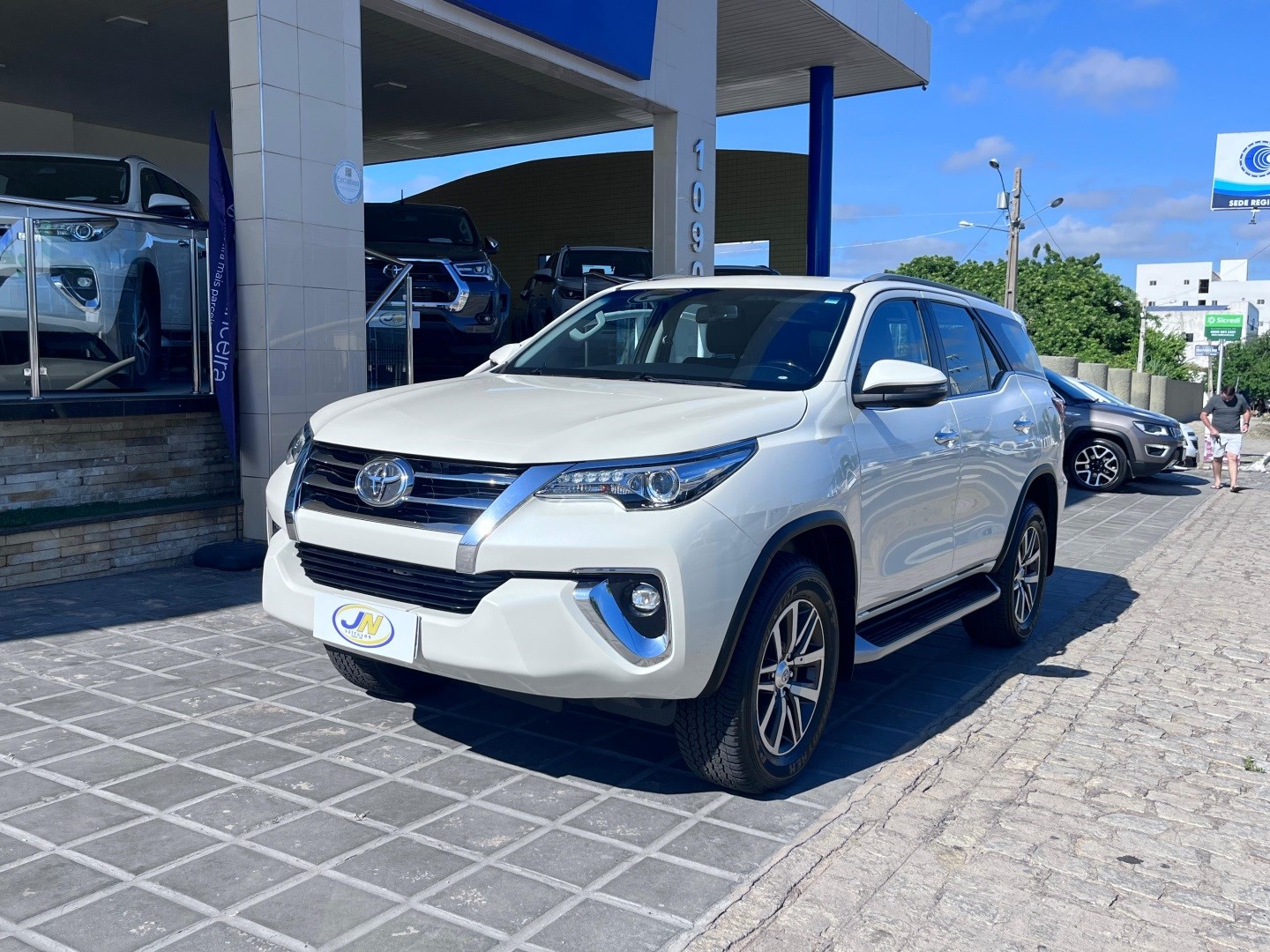 TOYOTA HILUX SW4