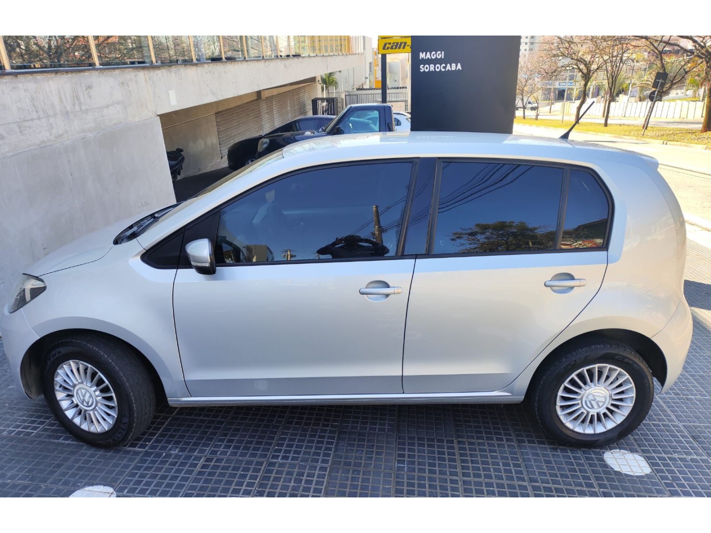 VOLKSWAGEN UP
