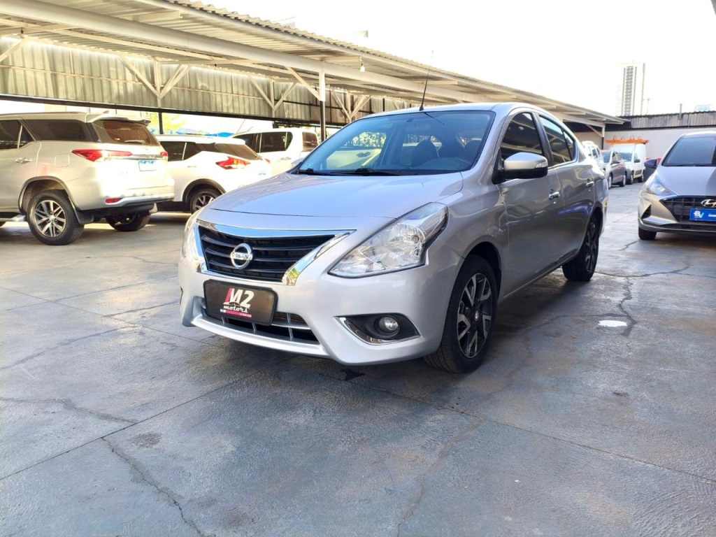 NISSAN VERSA