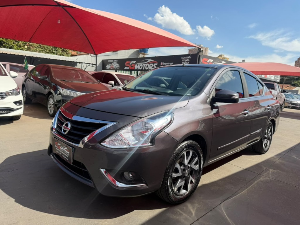 NISSAN VERSA
