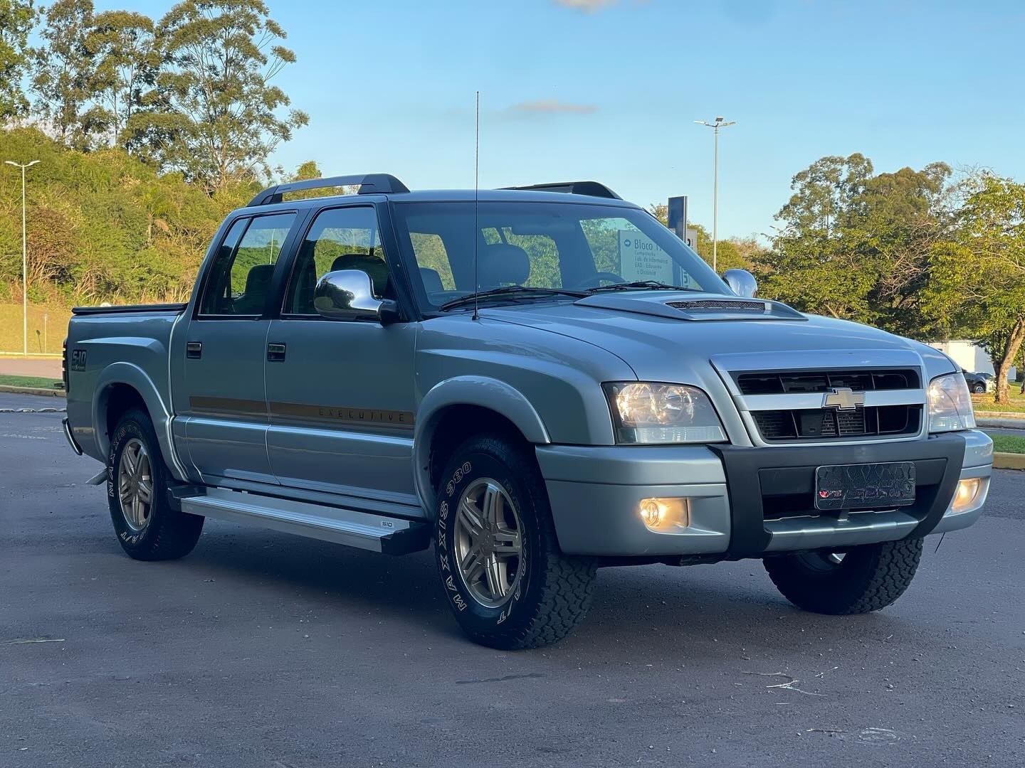 CHEVROLET S10