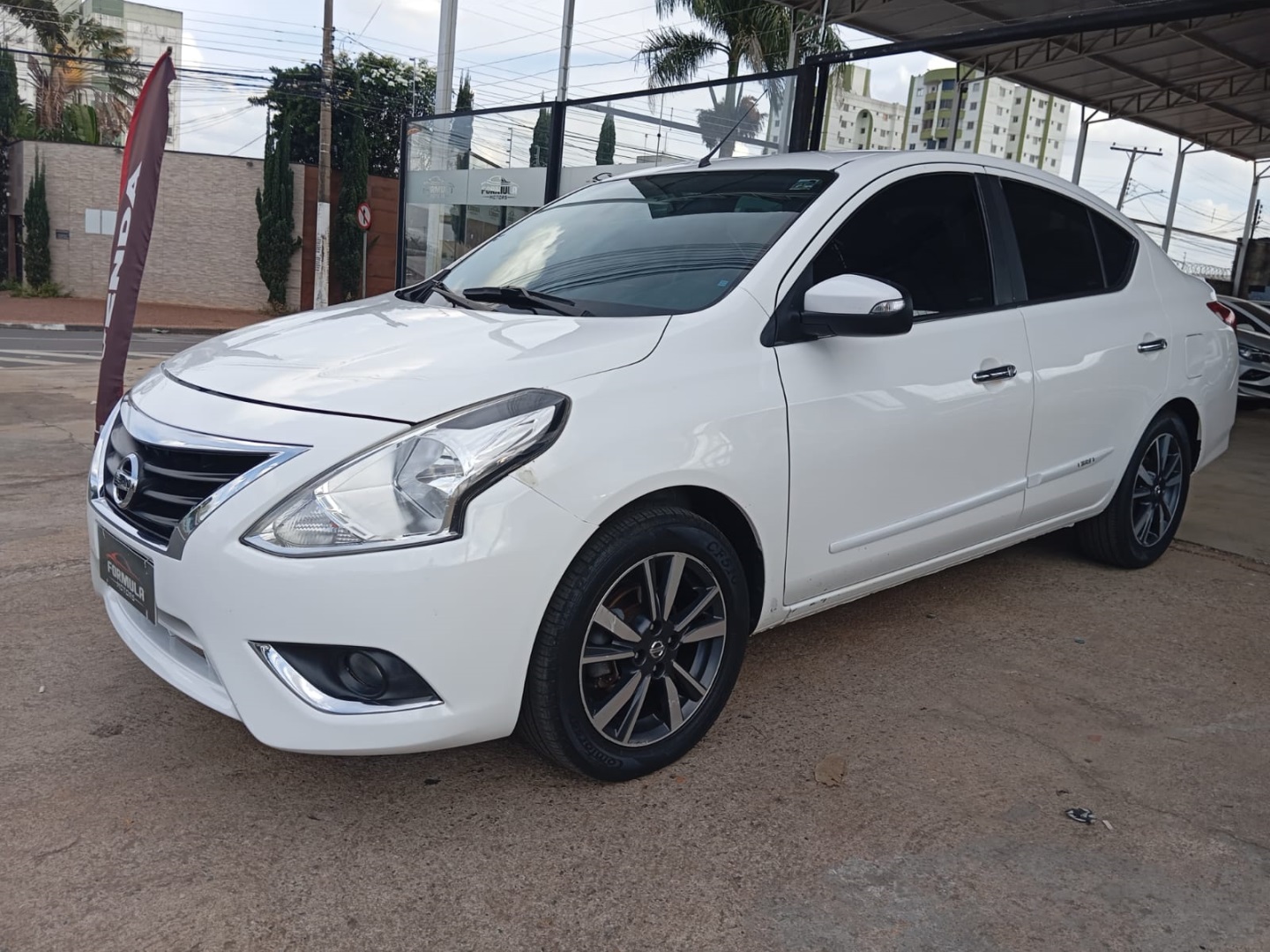 NISSAN VERSA