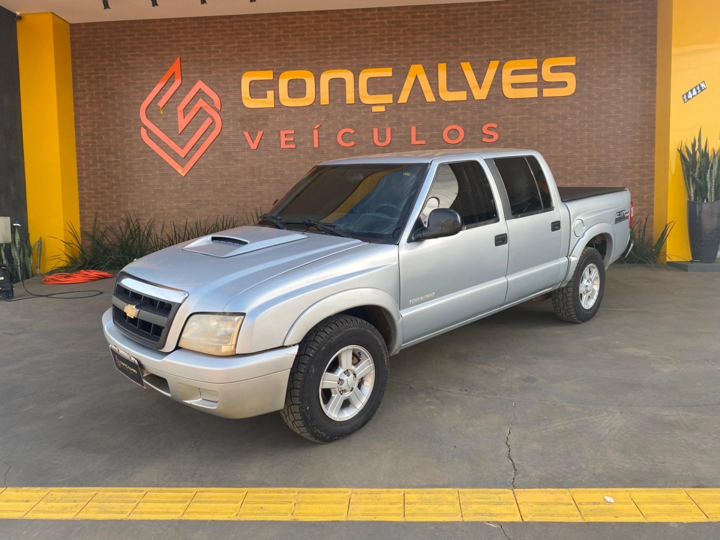 CHEVROLET S10