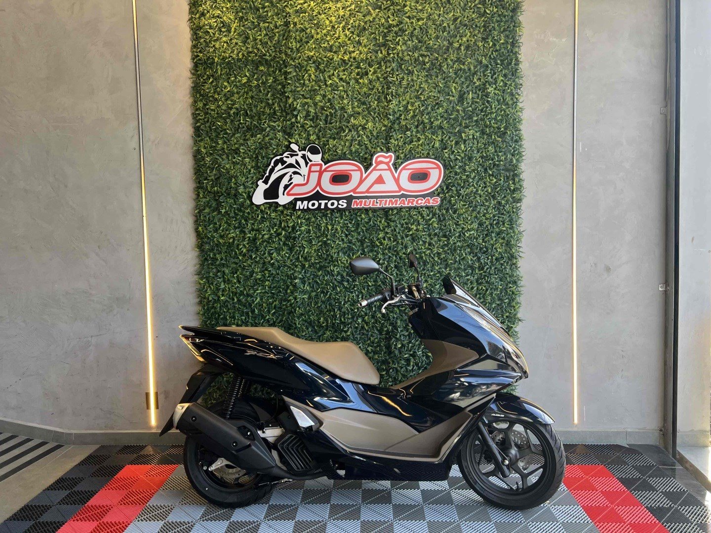 HONDA PCX 160 DLX ABS