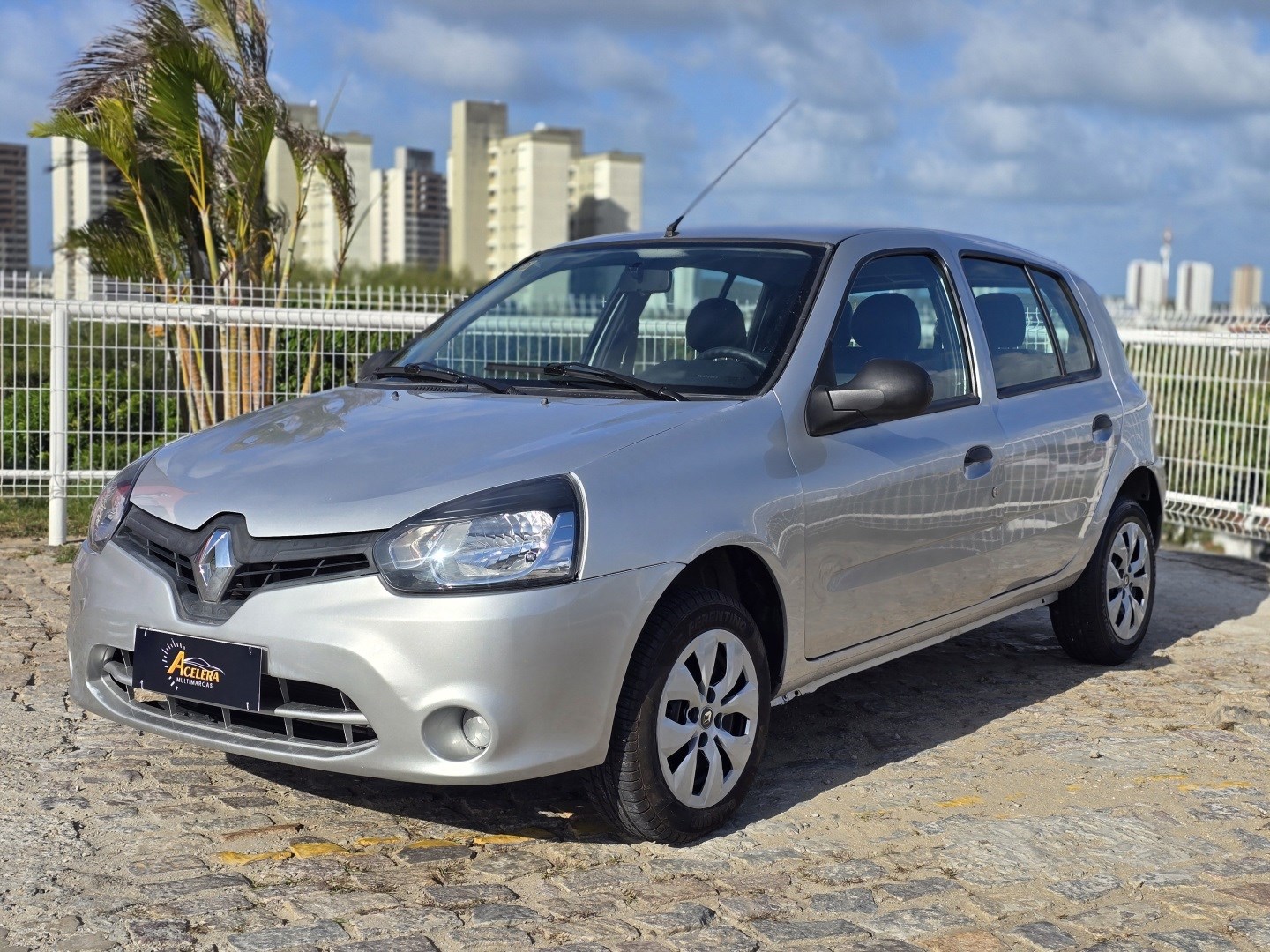 RENAULT CLIO 1.0 AUTHENTIQUE 16V FLEX 4P MANUAL