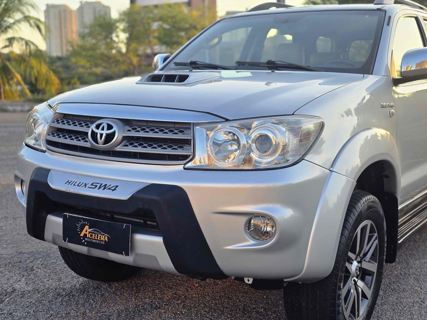 TOYOTA HILUX SW4 3.0 SRV 4X4 7 LUGARES 16V TURBO INTERCOOLER DIESEL 4P AUTOMÁTICO