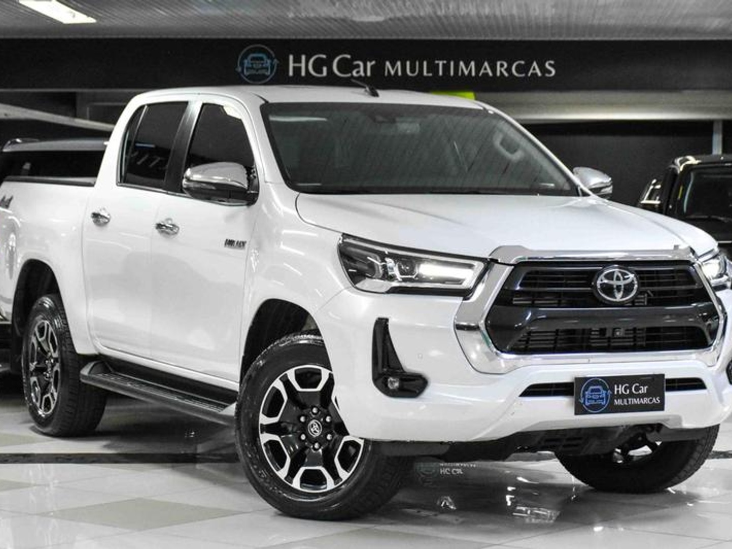 TOYOTA HILUX 2.8 D-4D TURBO DIESEL CD CONQUEST 4X4 AUTOMÁTICO