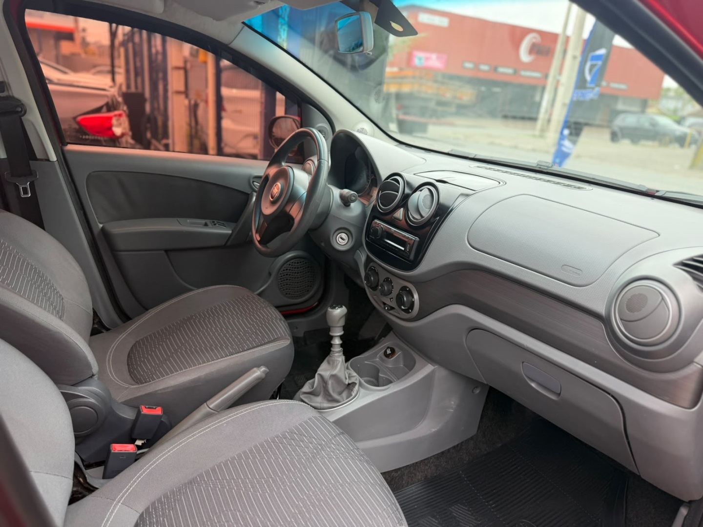 Fiat Palio 1.0 MPI Attractive 8V Flex 4P Manual - foto 7