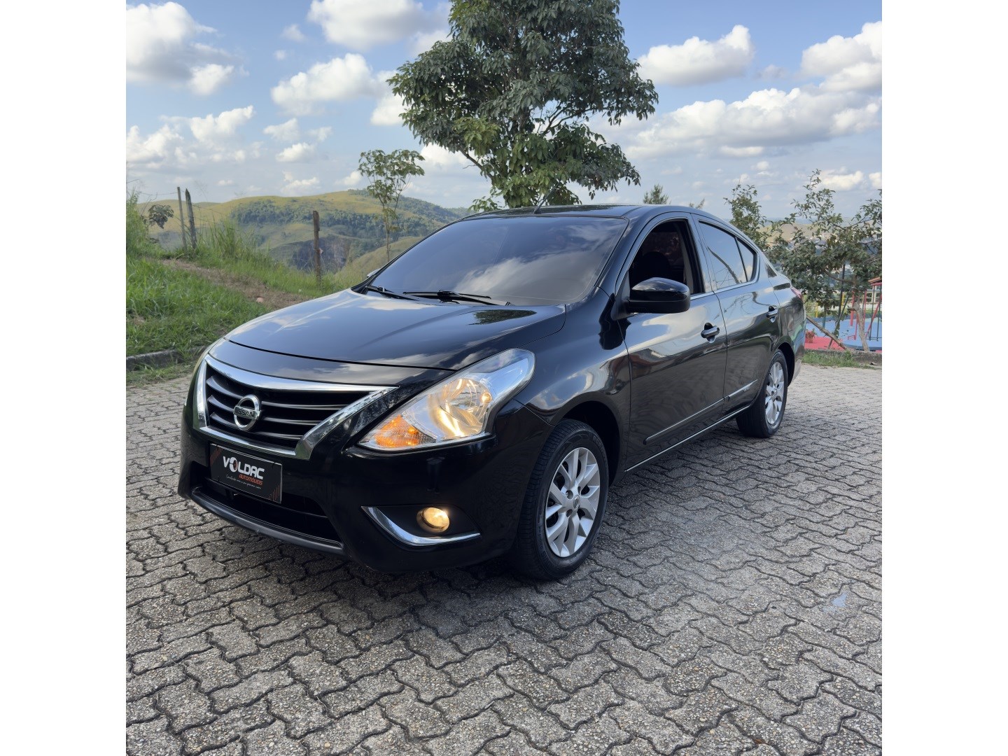 NISSAN VERSA