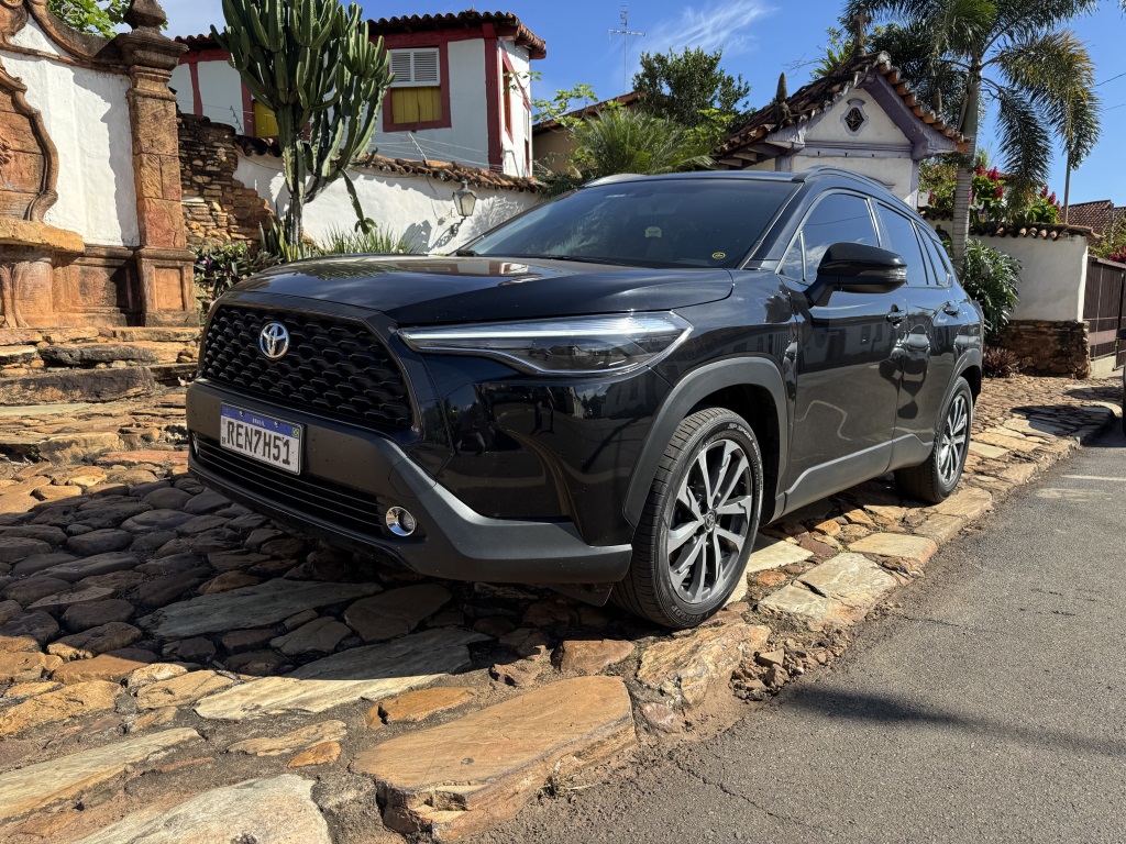 TOYOTA COROLLA CROSS