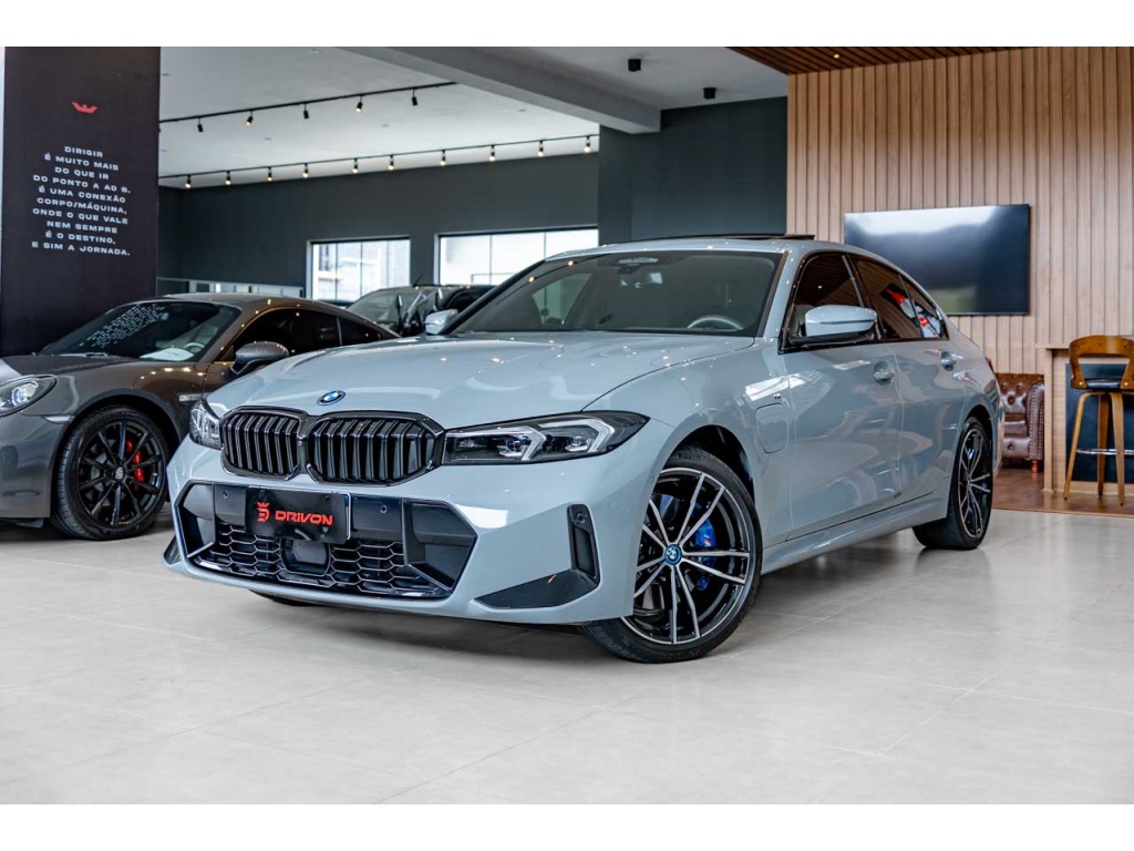BMW 330e
