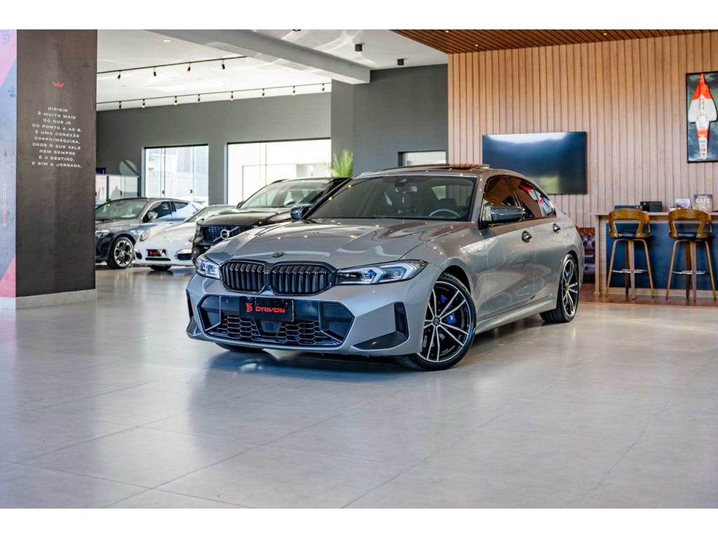 BMW 320i