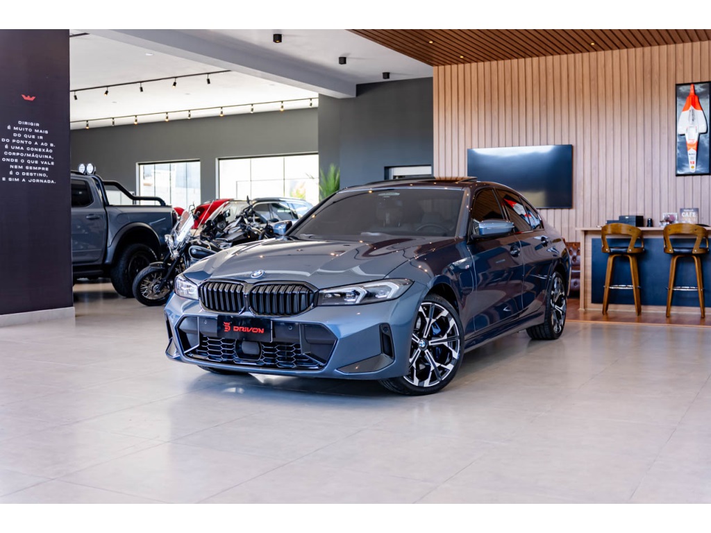 BMW 330e