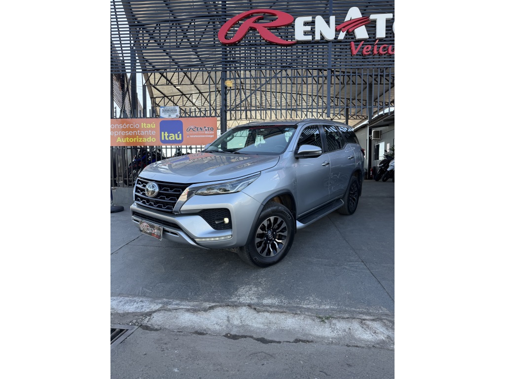 TOYOTA HILUX SW4