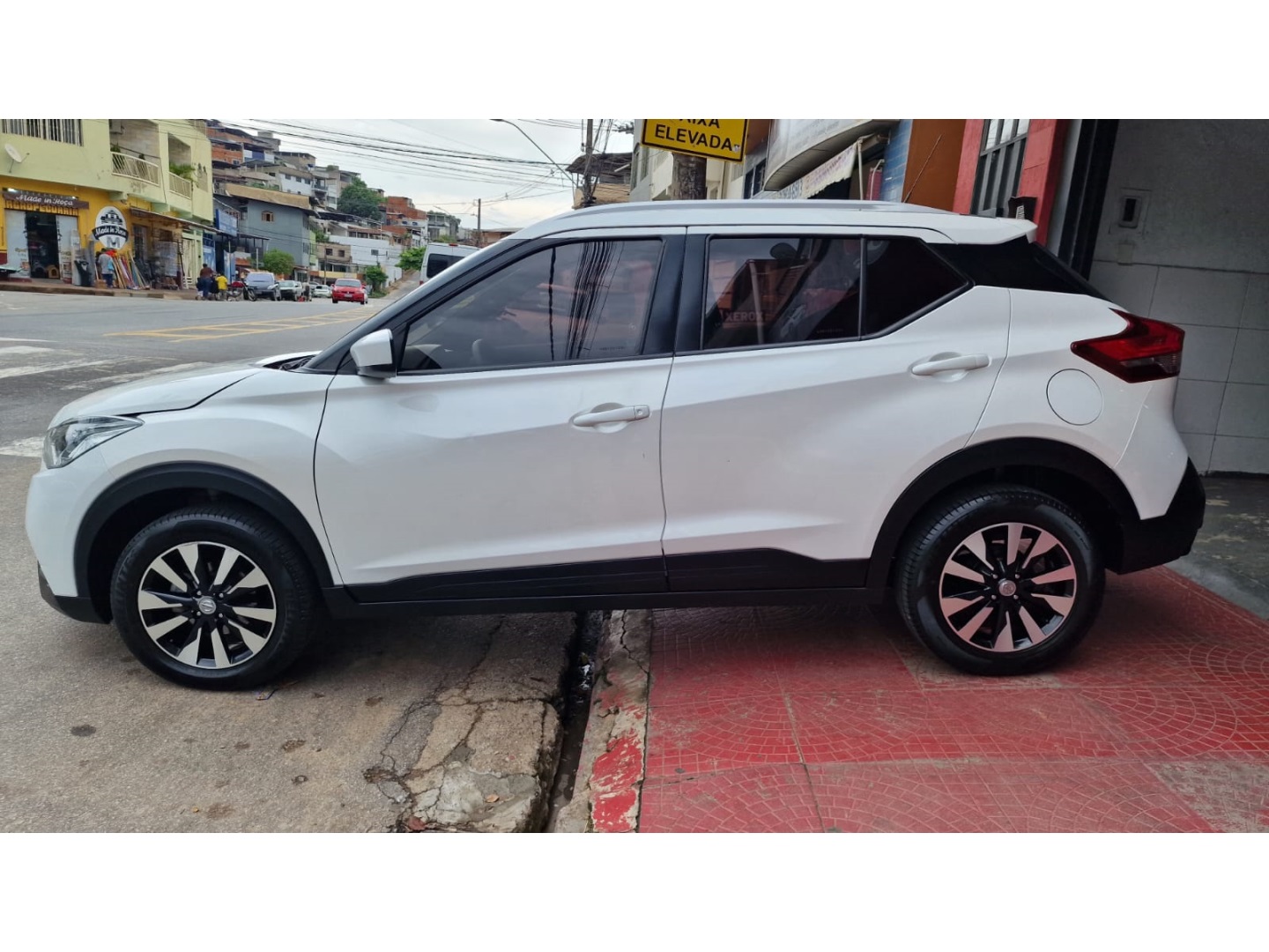 NISSAN KICKS
