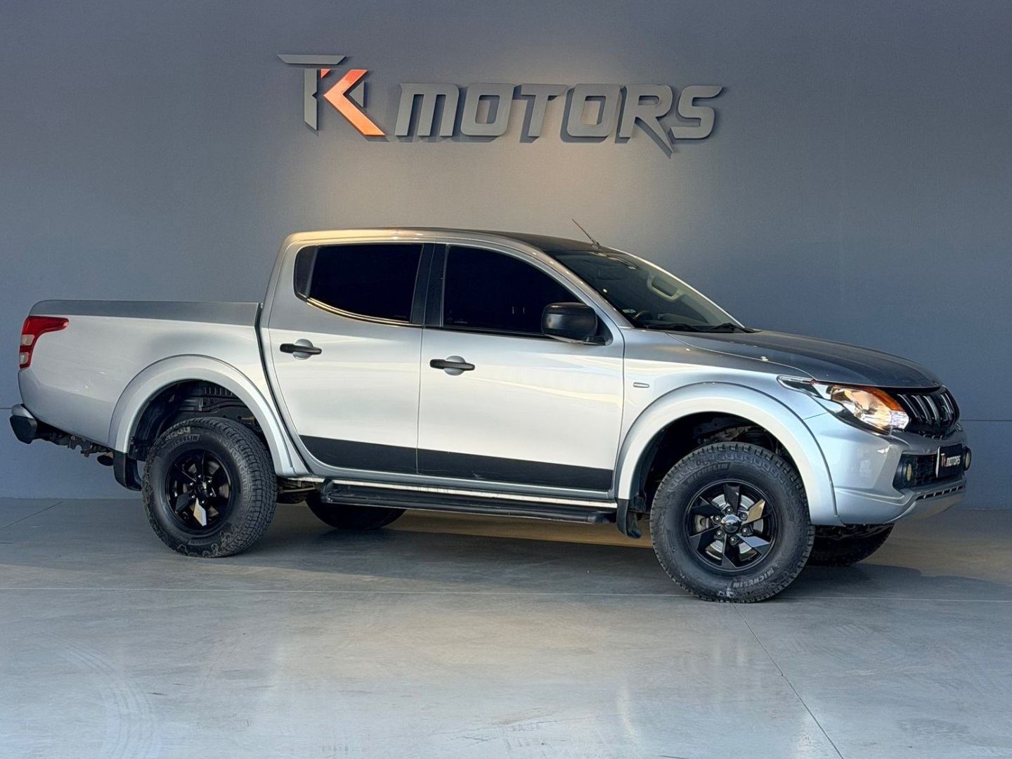 MITSUBISHI L200 TRITON