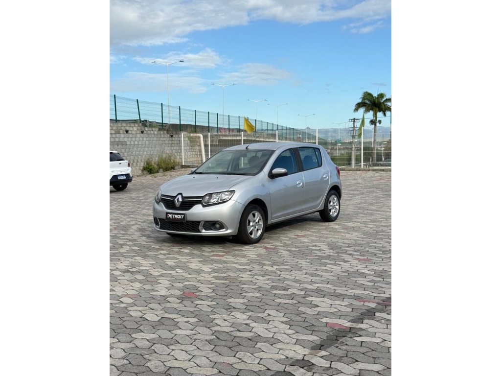RENAULT SANDERO