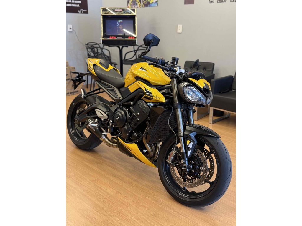 TRIUMPH STREET TRIPLE 765 RS