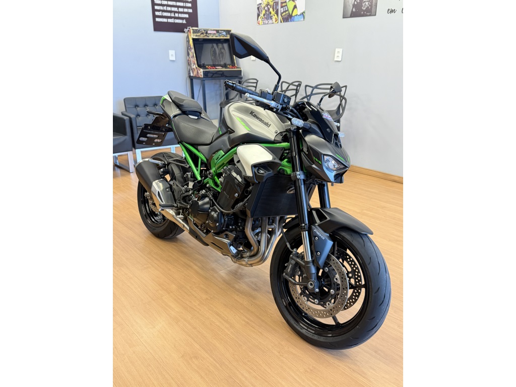 KAWASAKI Z900