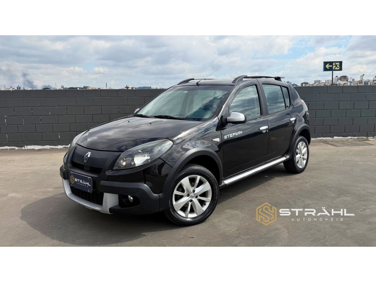 RENAULT SANDERO