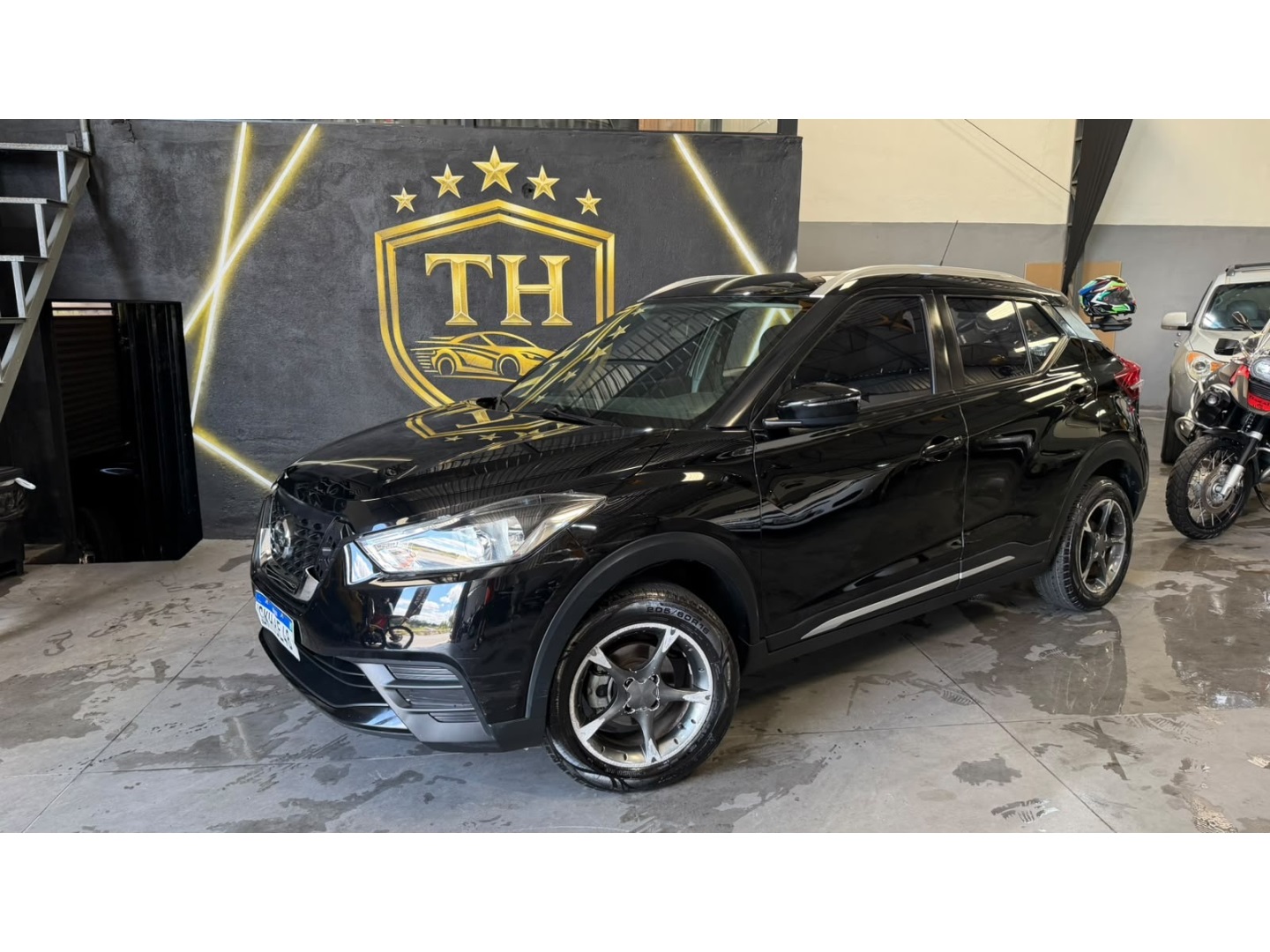 NISSAN KICKS